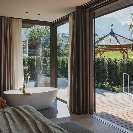 Neuhaus Zillertal Hotel 4*