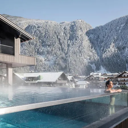 Neuhaus Zillertal 4*