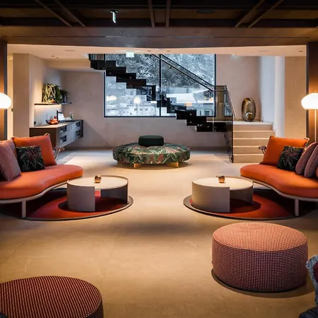Otel Neuhaus Zillertal 4*