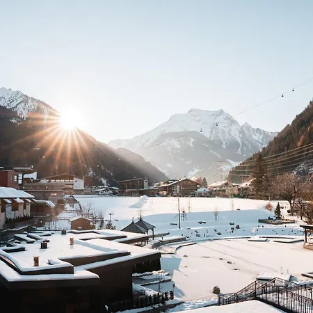 Otel Neuhaus Zillertal 4*
