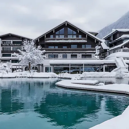 Готель Neuhaus Zillertal 4*