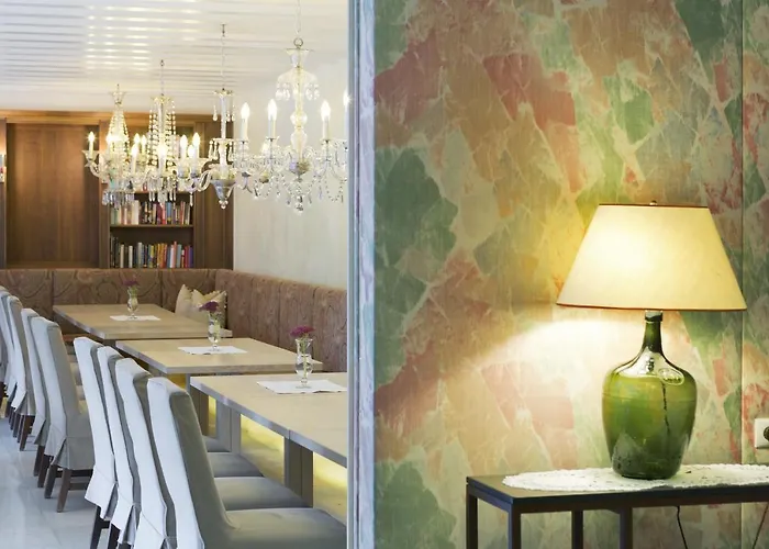 Готель Neuhaus Zillertal 4*