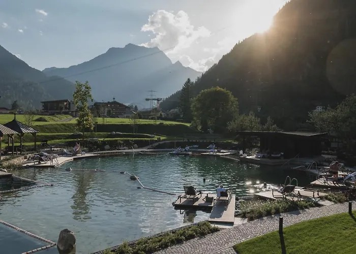 Neuhaus Zillertal Готель 4*