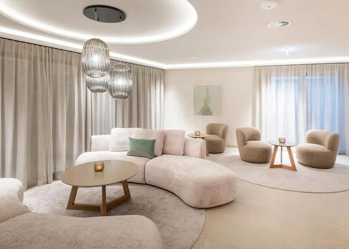 Готель Neuhaus Zillertal Майргофен