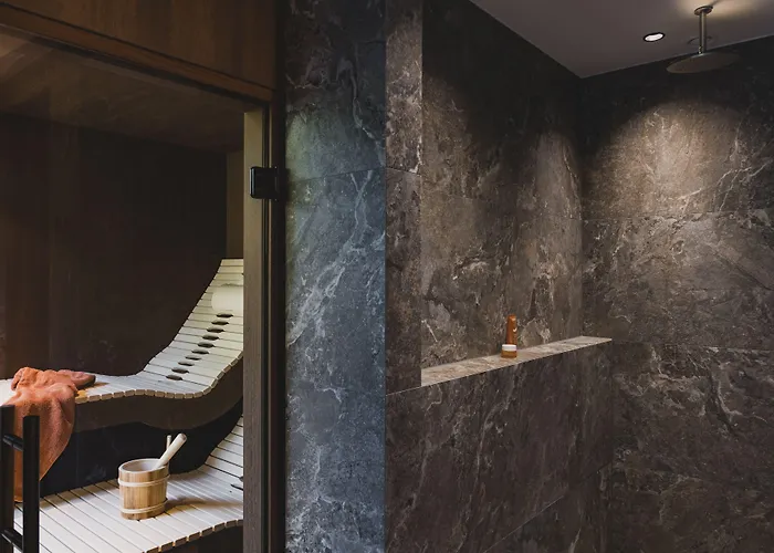 Готель Neuhaus Zillertal 4*