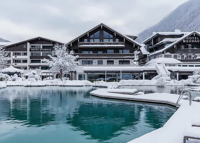 Готель Neuhaus Zillertal 4*