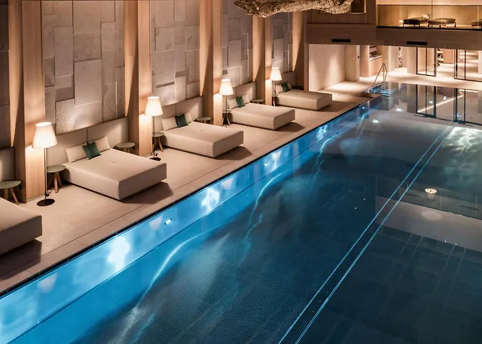 Готель Neuhaus Zillertal 4*