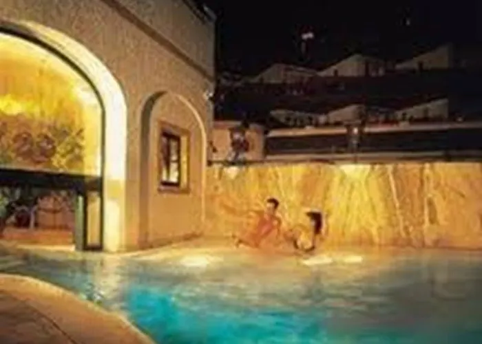 Готель Neuhaus Zillertal Майргофен