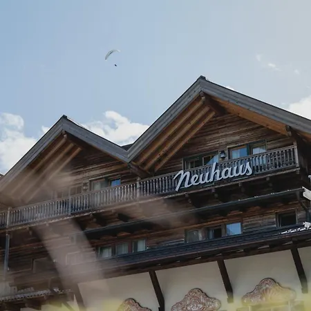 Отель Neuhaus Zillertal Майрхофен