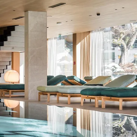 Neuhaus Zillertal Otel